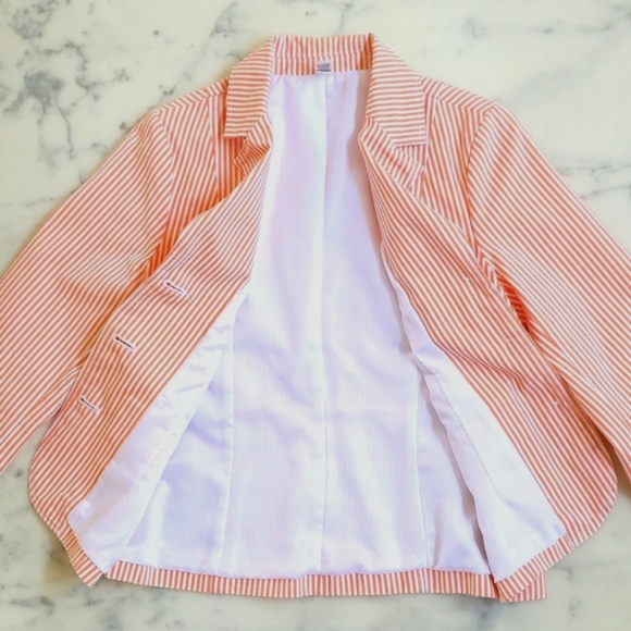 NWOT. Old Navy 100% fully lined blazer with 3/4 sleeves and stripes. - Picture 4 of 4